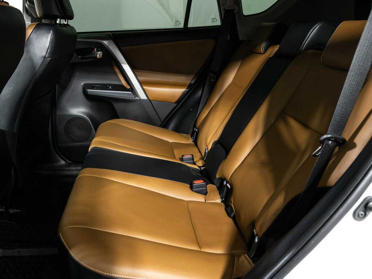 Купить Toyota RAV4 с пробегом. Фото: #9