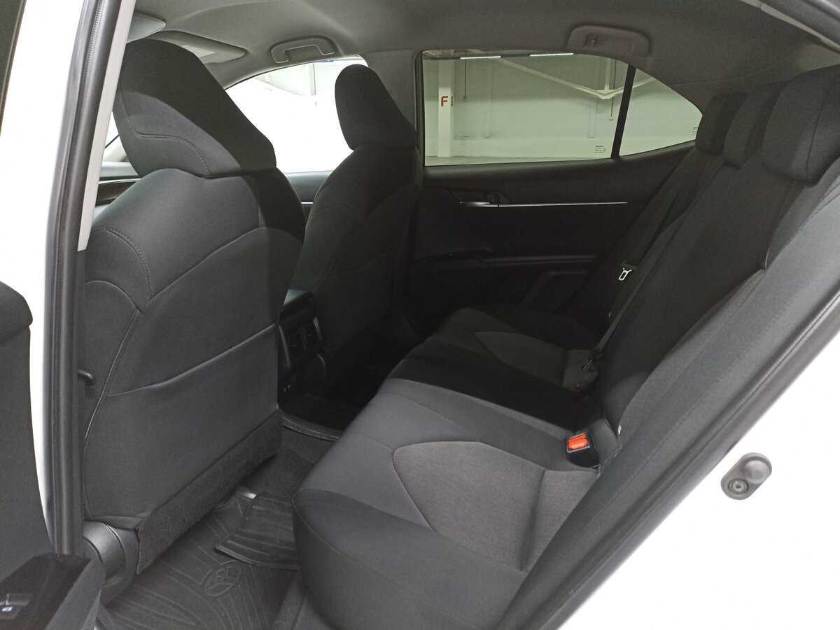 Купить Toyota Camry с пробегом. Фото: #11