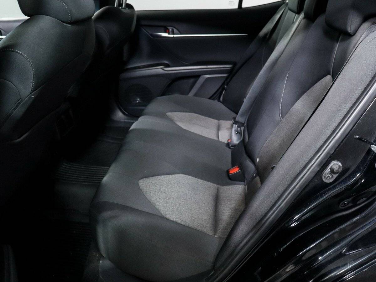 Купить Toyota Camry с пробегом. Фото: #9
