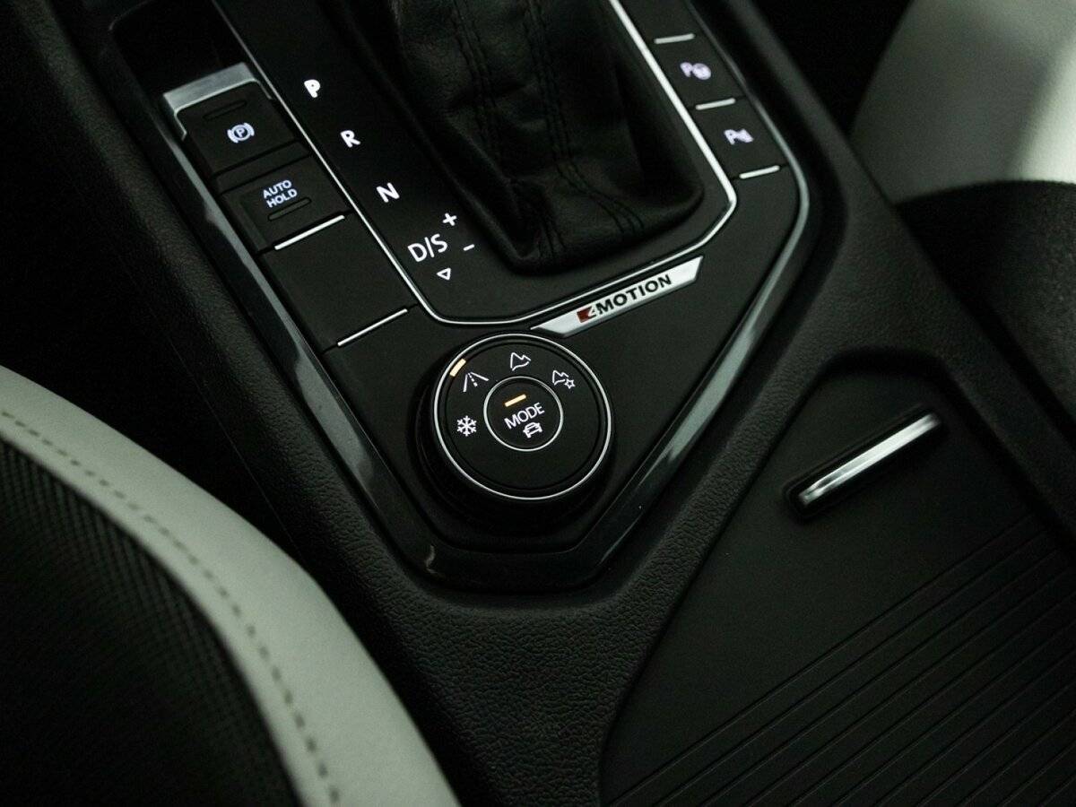 Купить Volkswagen Tiguan с пробегом. Фото: #18