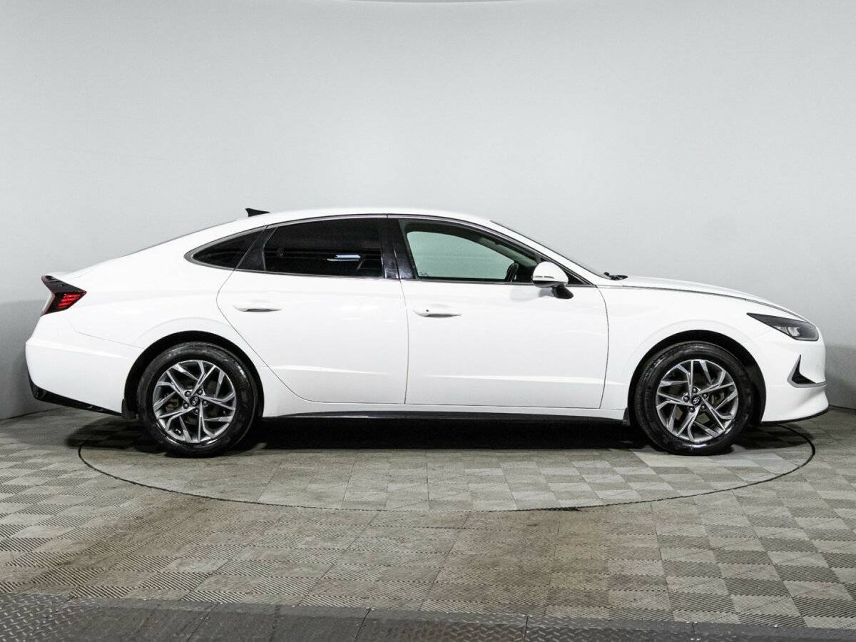 Купить Hyundai Sonata с пробегом. Фото: #3