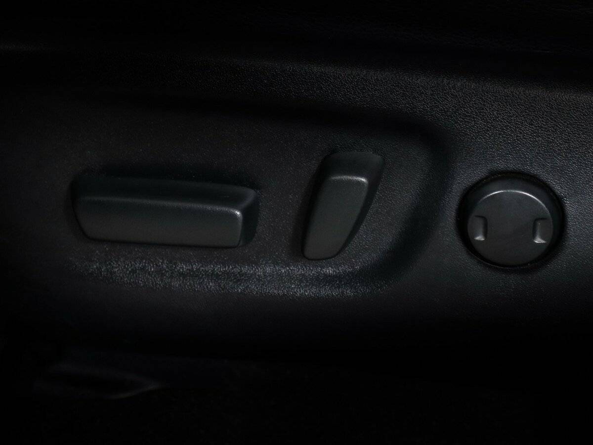 Купить Toyota RAV4 с пробегом. Фото: #16