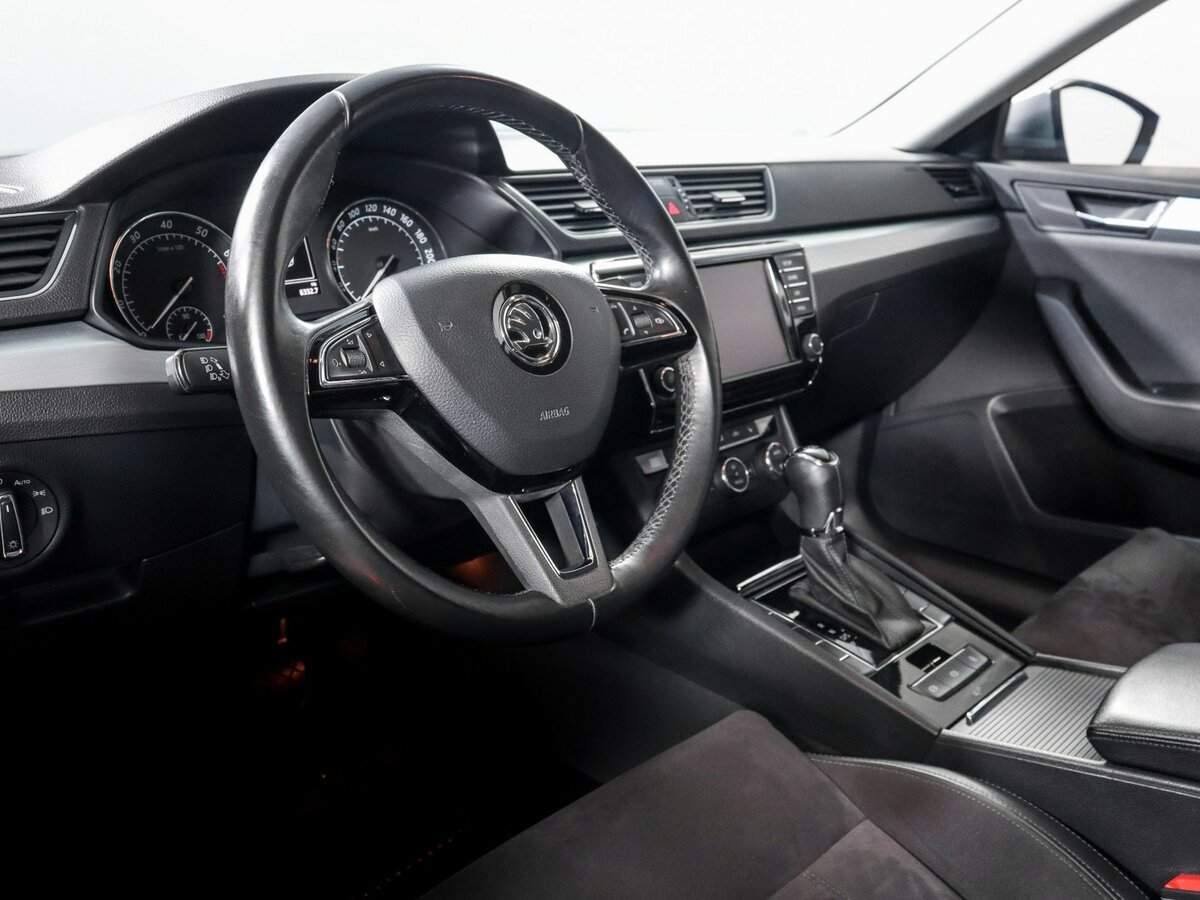 Купить Skoda Superb с пробегом. Фото: #10