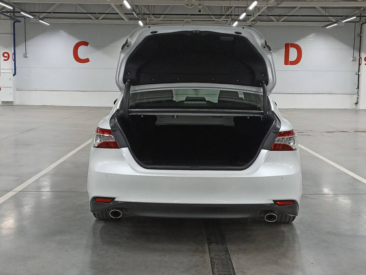 Купить Toyota Camry с пробегом. Фото: #9