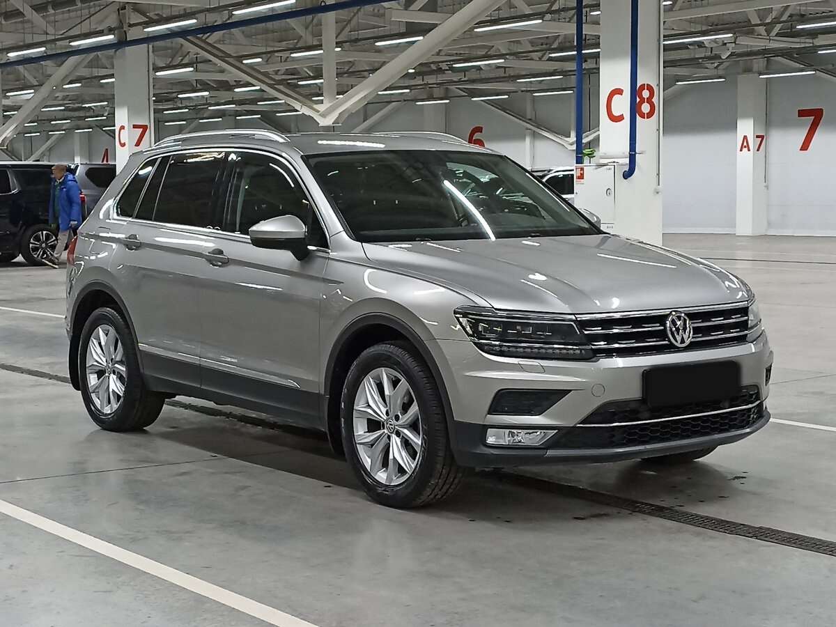 Купить Volkswagen Tiguan с пробегом. Фото: #2