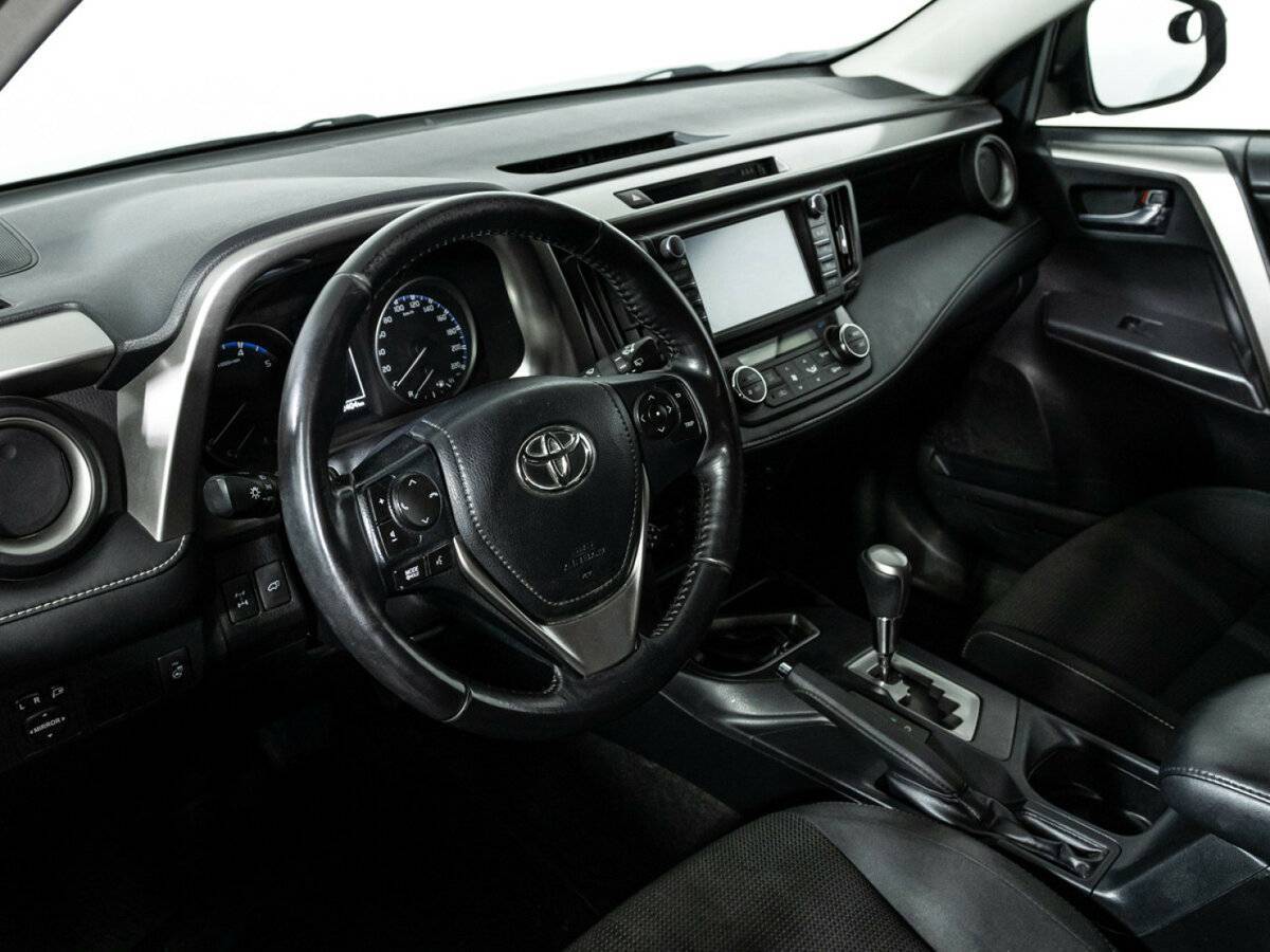 Купить Toyota RAV4 с пробегом. Фото: #10