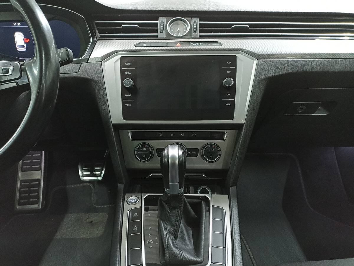 Купить Volkswagen Passat с пробегом. Фото: #14