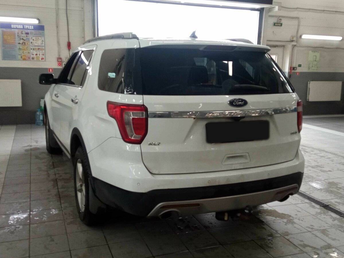 Купить Ford Explorer с пробегом. Фото: #3