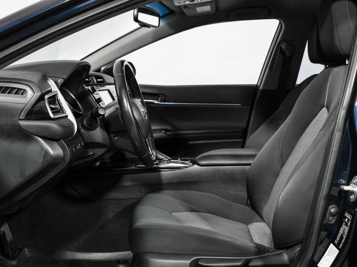 Купить Toyota Camry с пробегом. Фото: #8