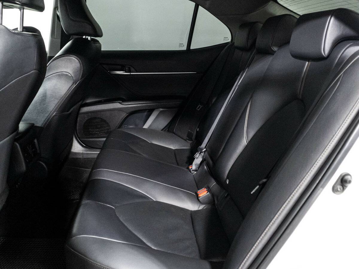 Купить Toyota Camry с пробегом. Фото: #9