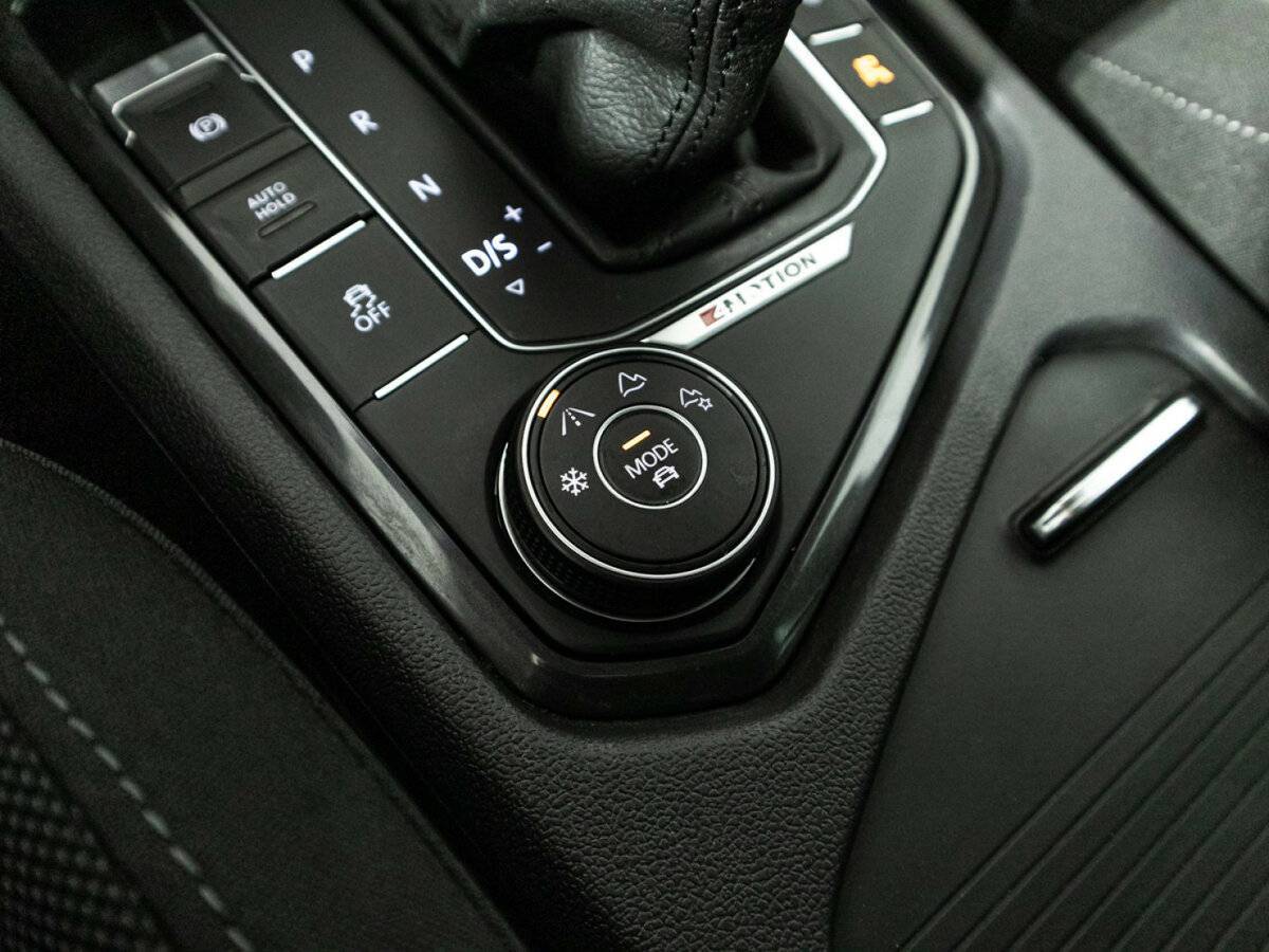 Купить Volkswagen Tiguan с пробегом. Фото: #18