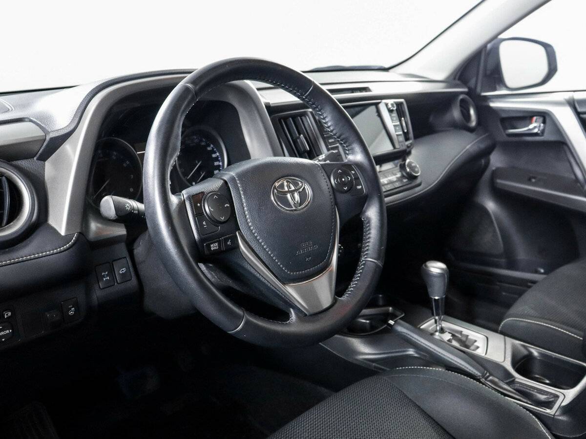Купить Toyota RAV4 с пробегом. Фото: #10