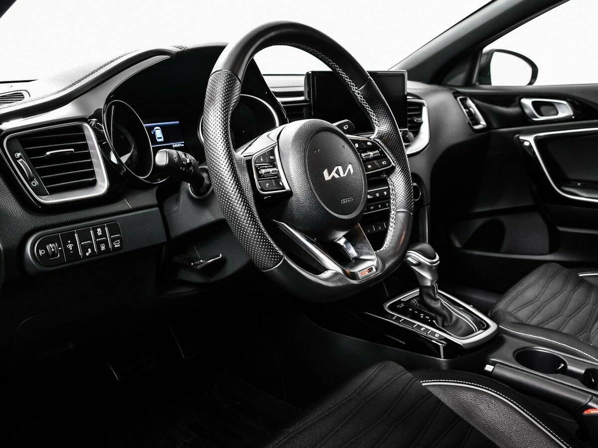 Купить Kia Ceed с пробегом. Фото: #12