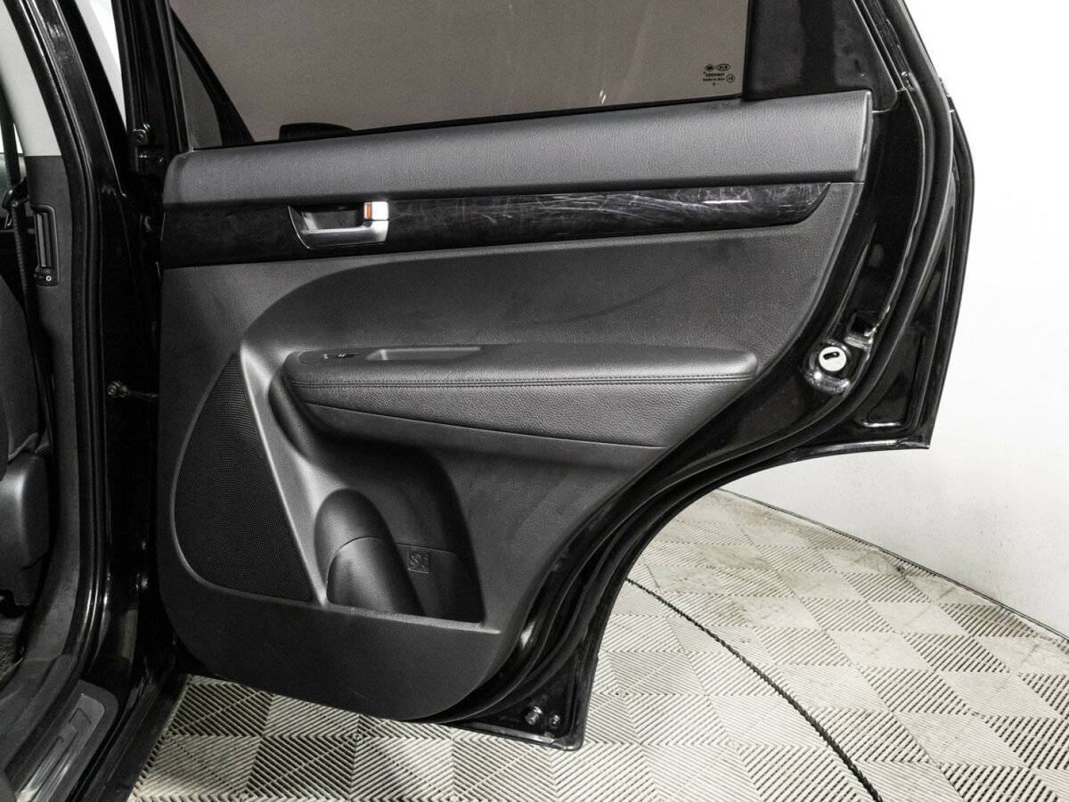 Купить Kia Sorento с пробегом. Фото: #28