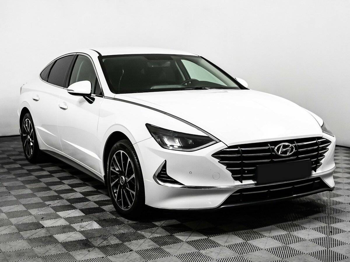 Купить Hyundai Sonata с пробегом. Фото: #2