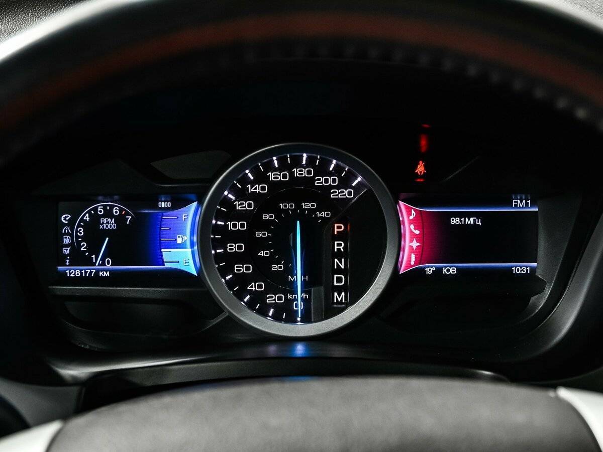 Купить Ford Explorer с пробегом. Фото: #9