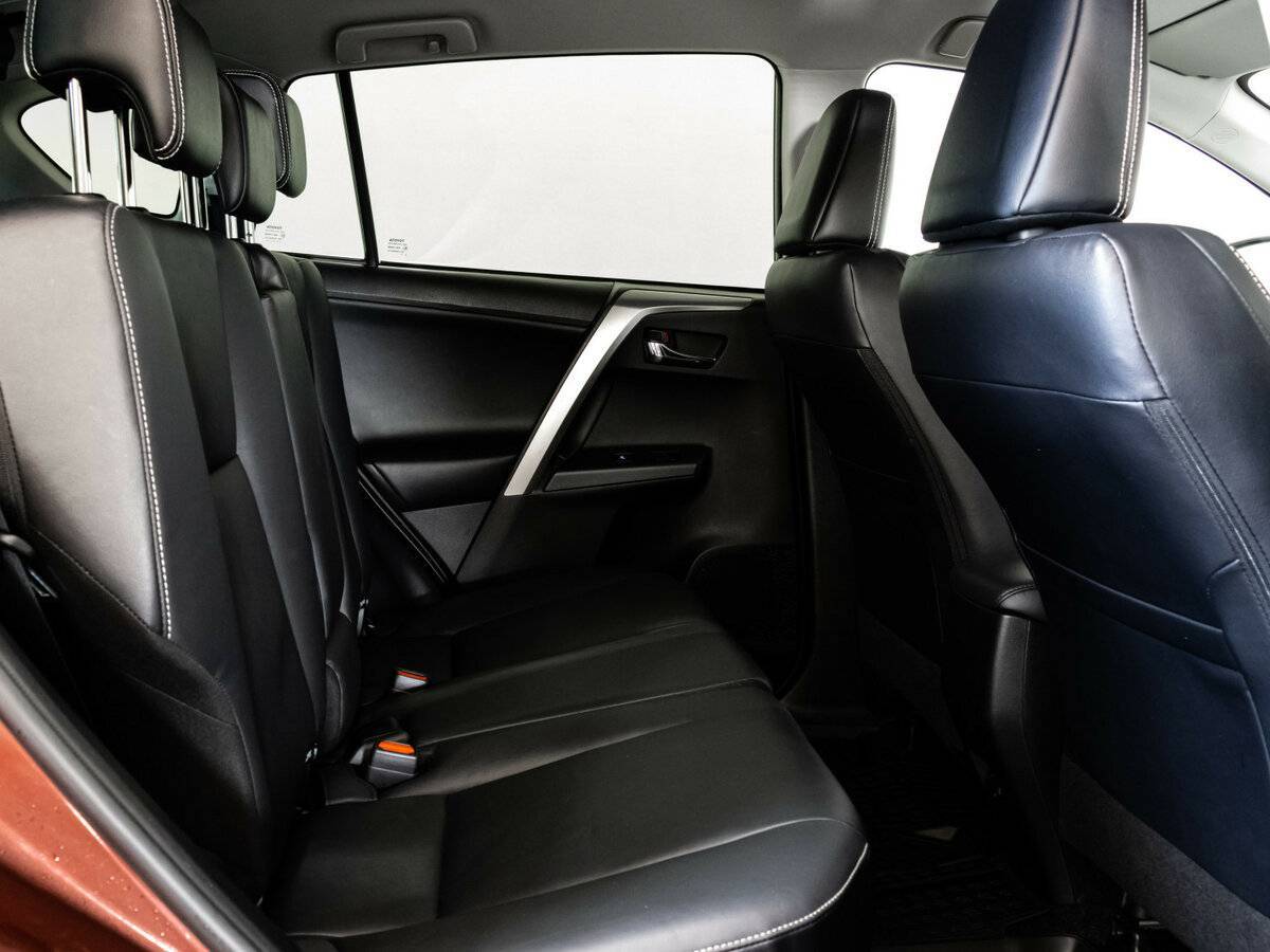 Купить Toyota RAV4 с пробегом. Фото: #18