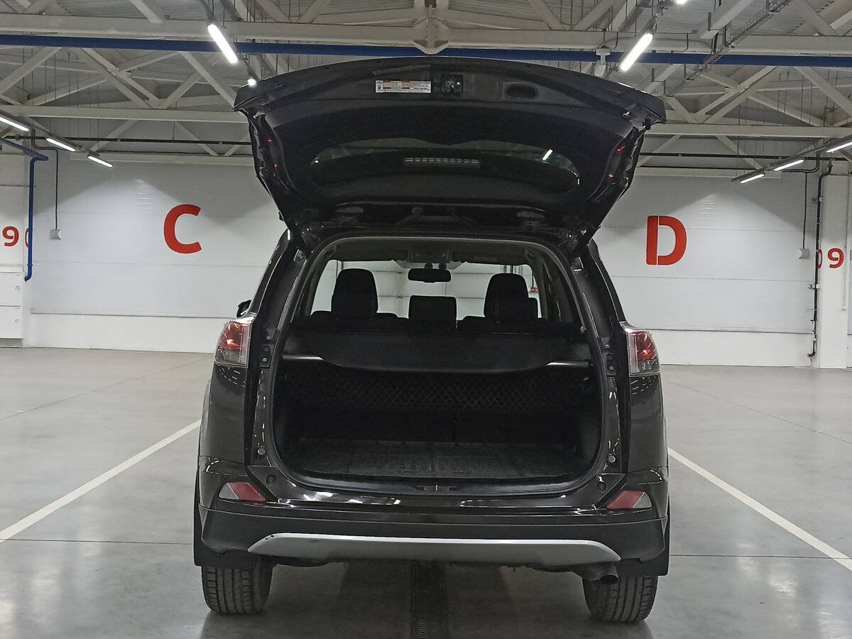 Купить Toyota RAV4 с пробегом. Фото: #9