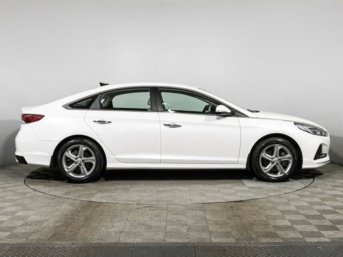 Купить Hyundai Sonata с пробегом. Фото: #3