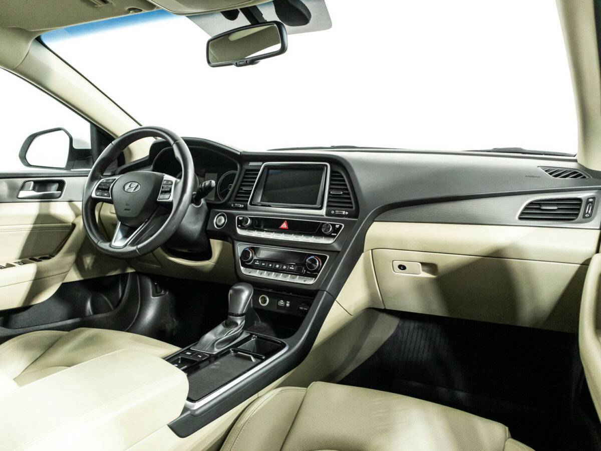Купить Hyundai Sonata с пробегом. Фото: #8