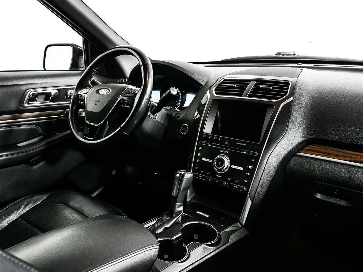 Купить Ford Explorer с пробегом. Фото: #8