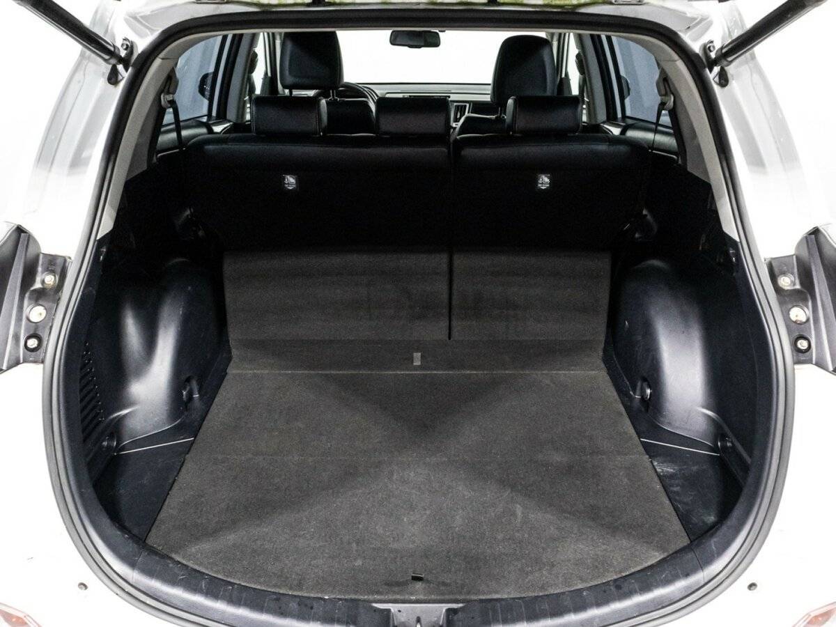 Купить Toyota RAV4 с пробегом. Фото: #14