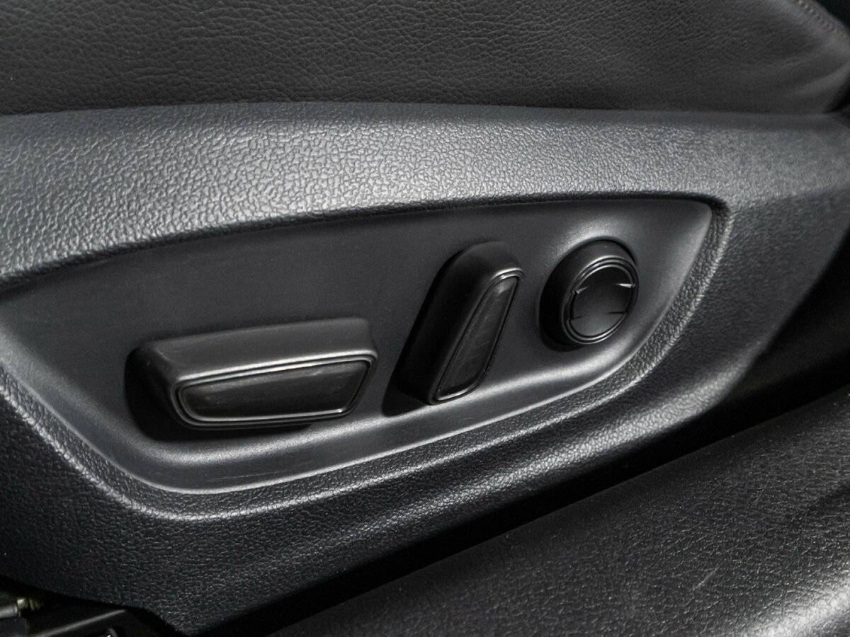 Купить Toyota Camry с пробегом. Фото: #17