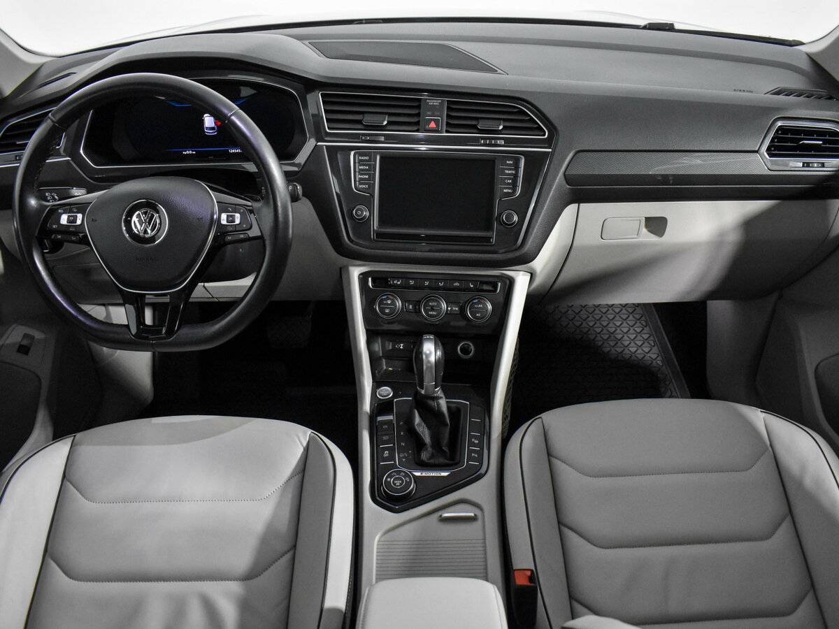 Купить Volkswagen Tiguan с пробегом. Фото: #9