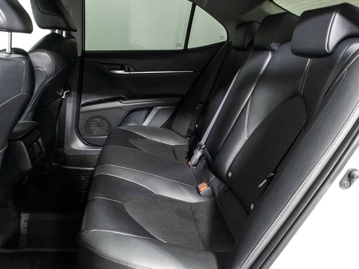 Купить Toyota Camry с пробегом. Фото: #9