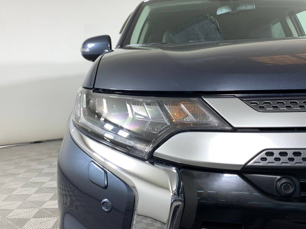 Купить Mitsubishi Outlander с пробегом. Фото: #9