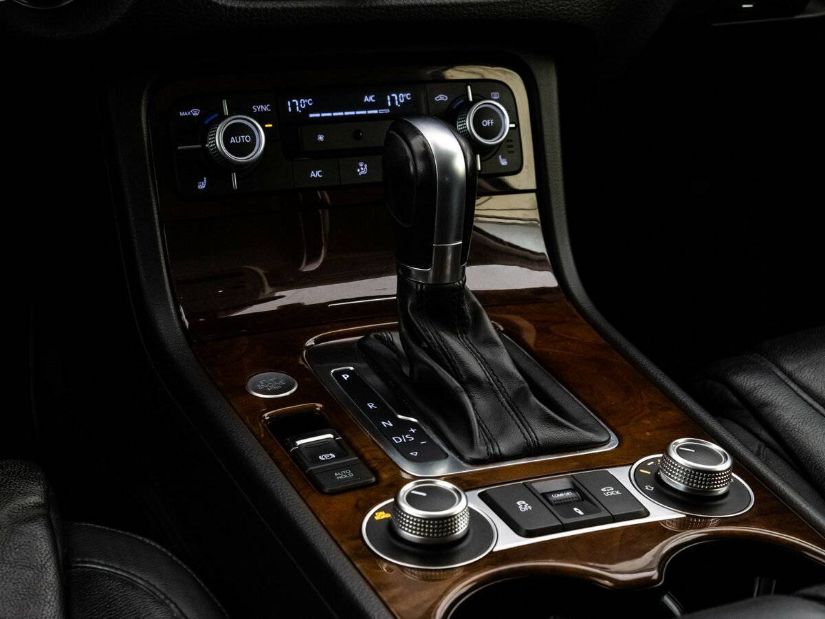 Купить Volkswagen Touareg с пробегом. Фото: #10