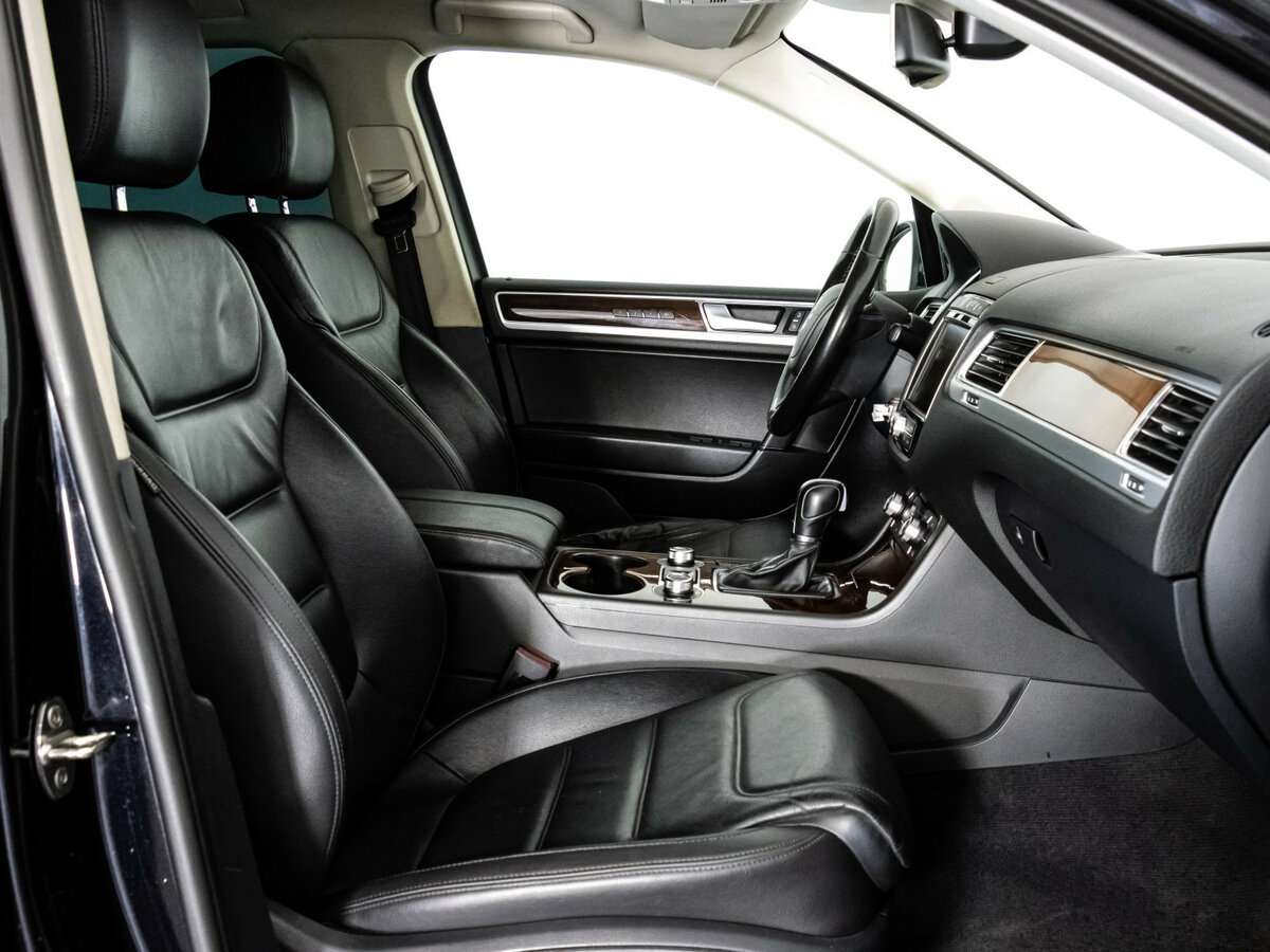 Купить Volkswagen Touareg с пробегом. Фото: #12