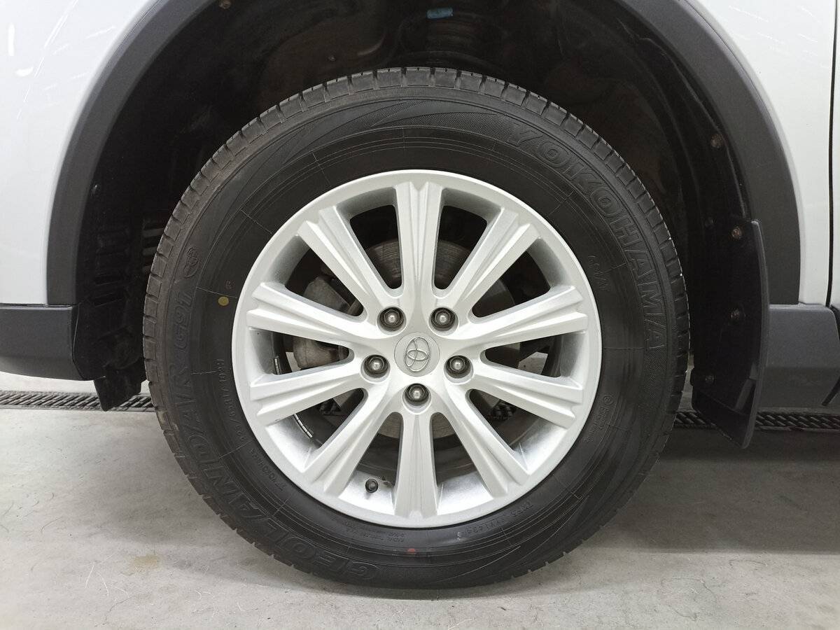 Купить Toyota RAV4 с пробегом. Фото: #17