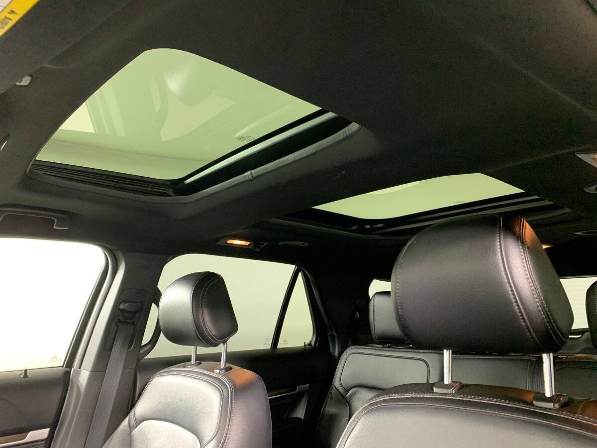 Купить Ford Explorer с пробегом. Фото: #17