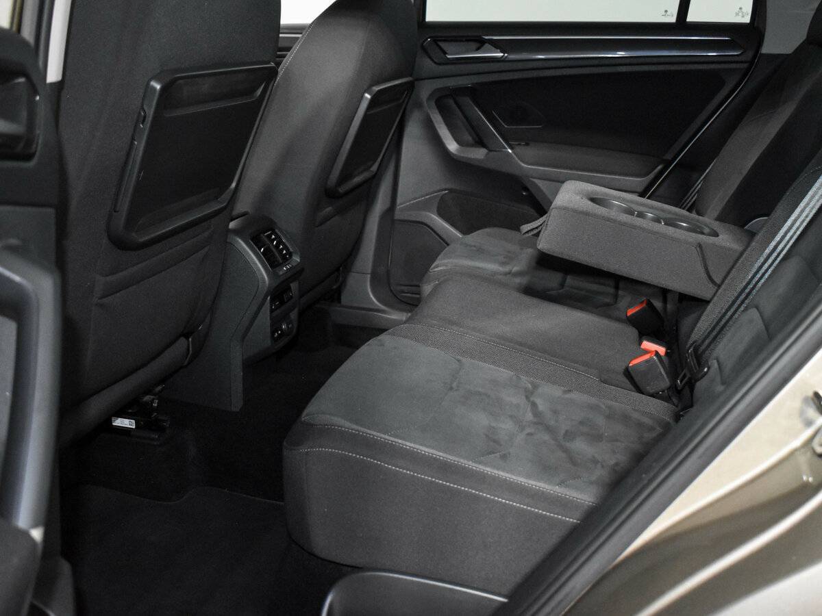 Купить Volkswagen Tiguan с пробегом. Фото: #12