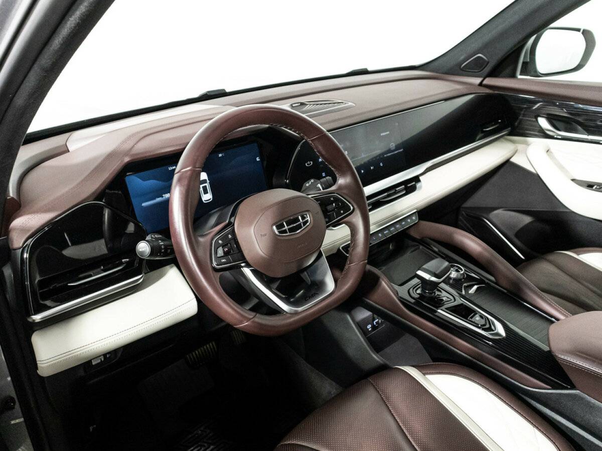 Купить Geely Monjaro с пробегом. Фото: #10