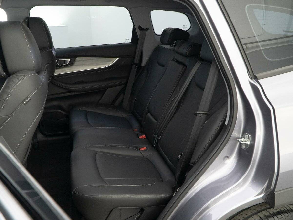 Купить Chery Tiggo 8 с пробегом. Фото: #8