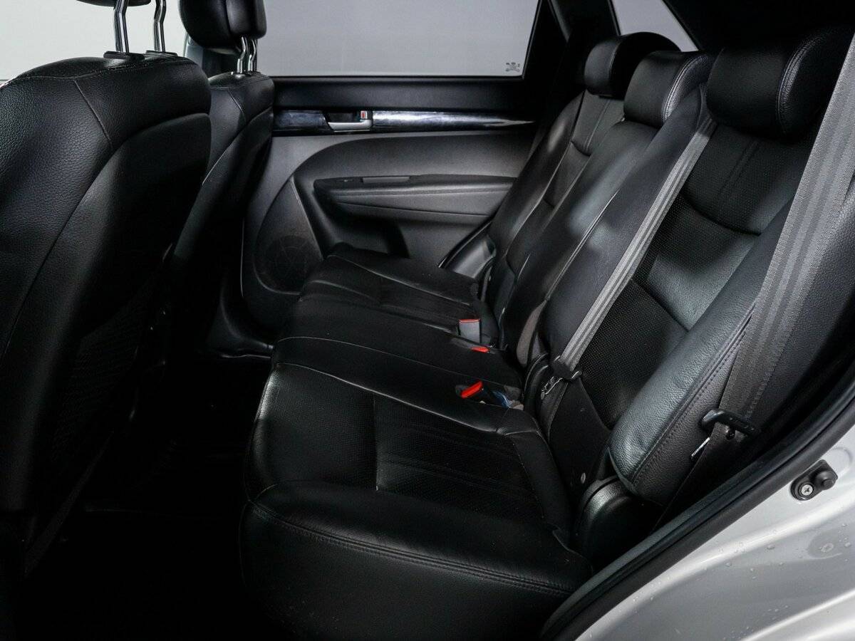 Купить Kia Sorento с пробегом. Фото: #9