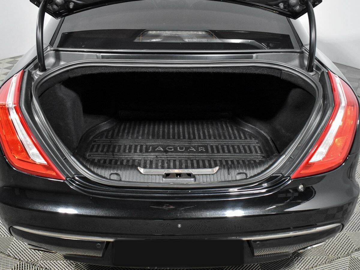 Купить Jaguar XJ с пробегом. Фото: #25