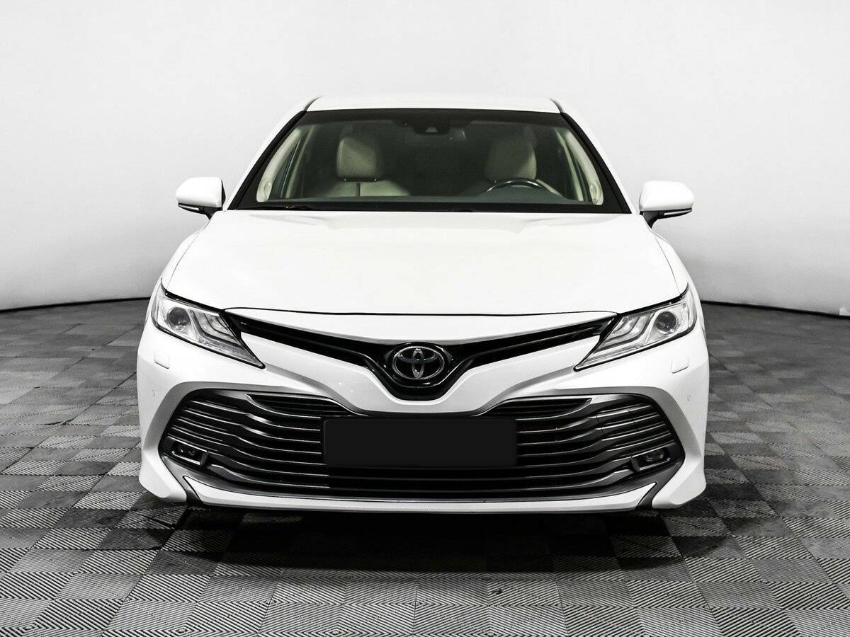 Купить Toyota Camry с пробегом. Фото: #1