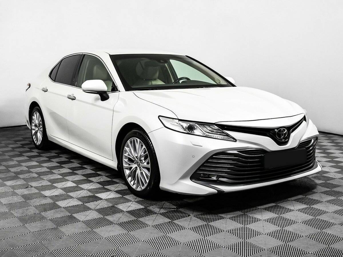 Купить Toyota Camry с пробегом. Фото: #2