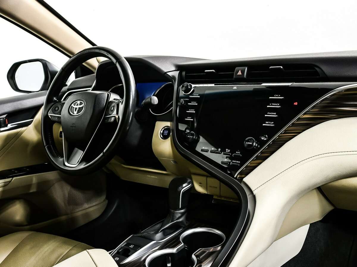 Купить Toyota Camry с пробегом. Фото: #8