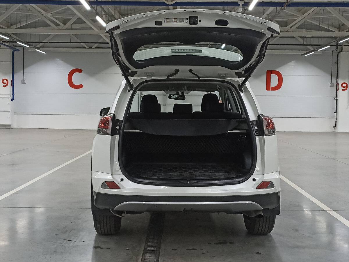 Купить Toyota RAV4 с пробегом. Фото: #9