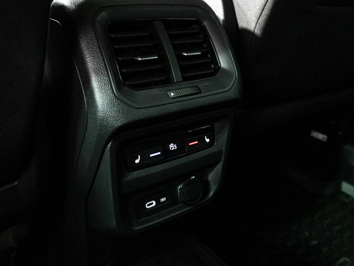 Купить Volkswagen Tiguan с пробегом. Фото: #25