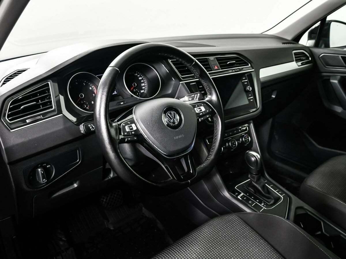 Купить Volkswagen Tiguan с пробегом. Фото: #12