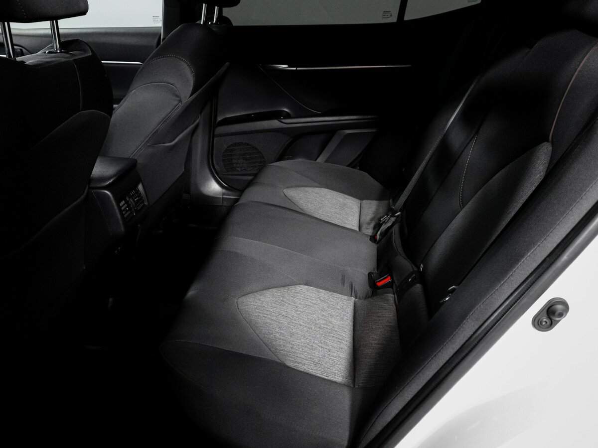 Купить Toyota Camry с пробегом. Фото: #9
