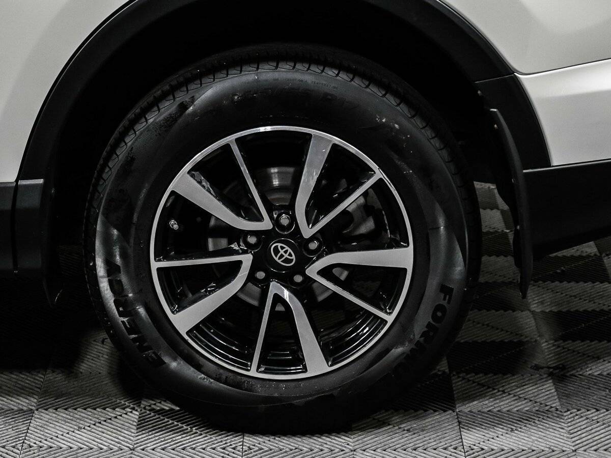 Купить Toyota RAV4 с пробегом. Фото: #13