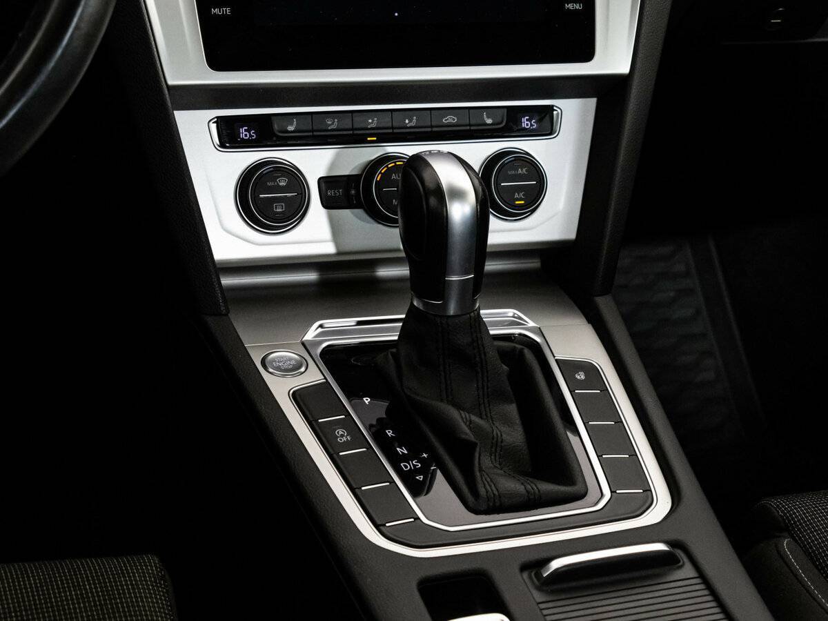 Купить Volkswagen Passat с пробегом. Фото: #12