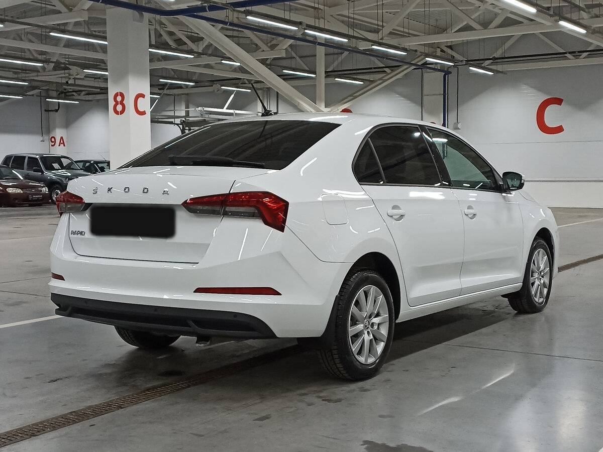Купить Skoda Rapid с пробегом. Фото: #4