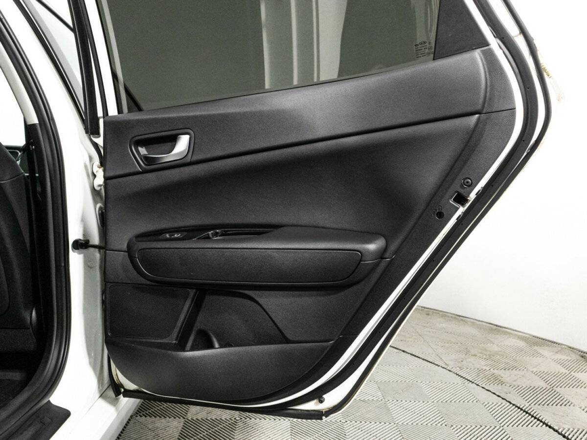 Купить Kia Optima с пробегом. Фото: #32